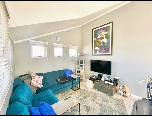 1 BEDROOM APARTMENT FOR SALE IN BRYANSTON